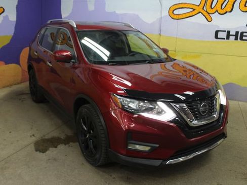Used 2020 Nissan Rogue SV AWD/4WD image 3