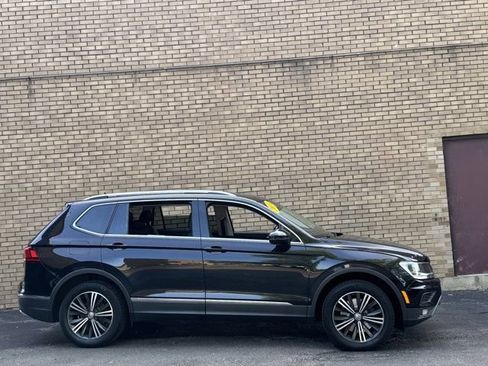 Used 2018 Volkswagen Tiguan SEL FWD image 12