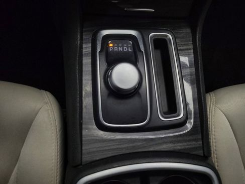 Used 2018 Chrysler 300 Touring w/ Sport Appearance Package image 26