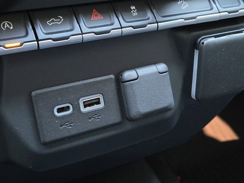 Used 2022 Chevrolet Silverado 1500 Custom Trail Boss w/ LPO, Dark Essentials Package image 22