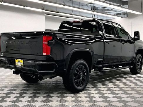 Used 2025 Chevrolet Silverado 2500 LTZ image 13