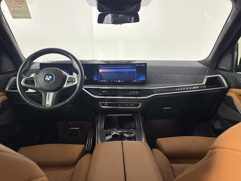Certified 2025 BMW X7 xDrive40i w/ M Sport Package image 9