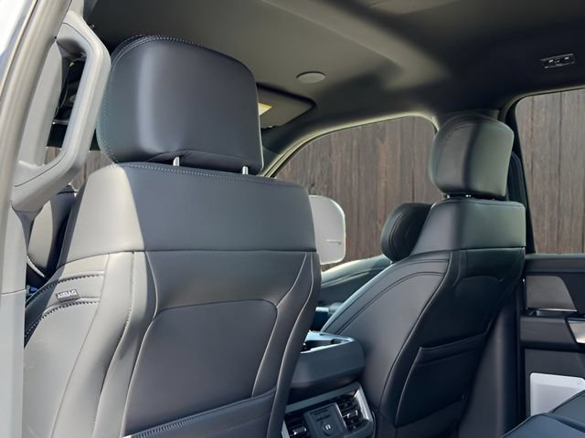 New 2025 Ford F450 Platinum AWD/4WD image 24