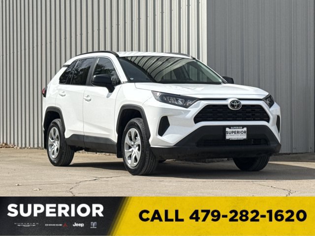 Used 2021 Toyota RAV4 LE FWD image 1