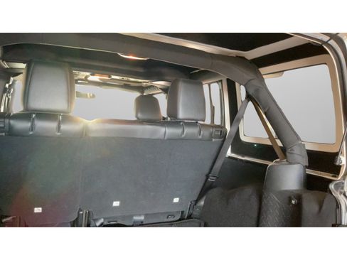 Used 2016 Jeep Wrangler Unlimited Sahara AWD/4WD image 34