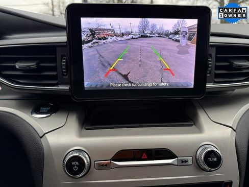Used 2022 Ford Explorer XLT w/ Equipment Group 202A image 11