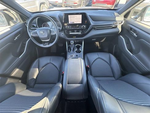 Used 2024 Toyota Highlander XSE image 37