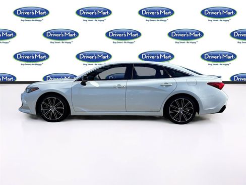 Used 2019 Toyota Avalon Touring FWD image 4