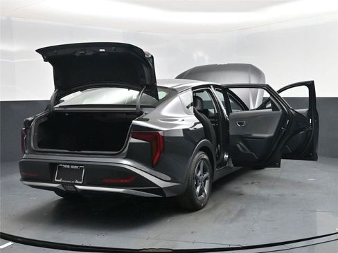 New 2025 Kia K4 LXS image 19