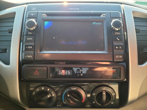 Used 2013 Toyota Tacoma PreRunner w/ SR5 Pkg image 11