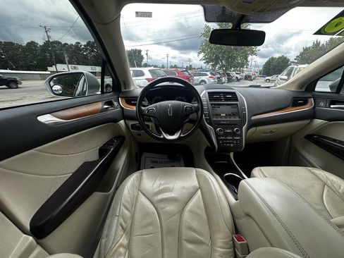 Used 2016 Lincoln MKC Reserve image 23