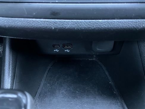 Used 2025 Buick Envista Preferred image 24