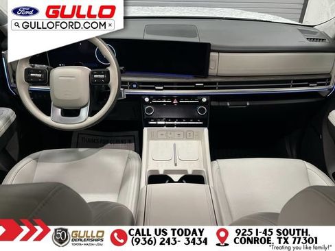 Used 2025 Hyundai Santa Fe Calligraphy AWD/4WD image 11