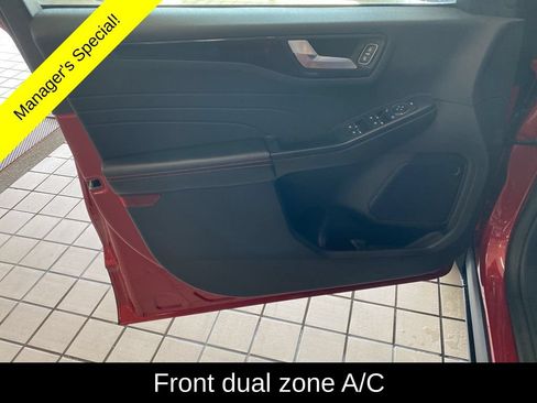Used 2025 Ford Escape ST-Line AWD/4WD image 8