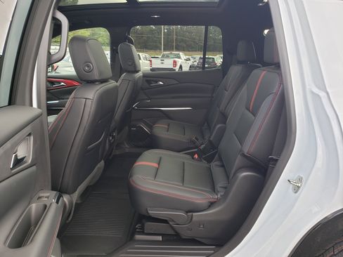 New 2026 Chevrolet Traverse RS w/ LPO, Floor Liner Package image 34