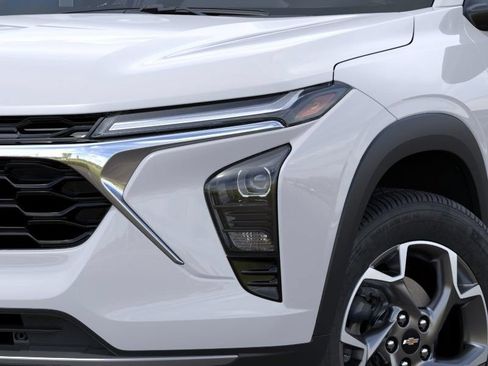 New 2026 Chevrolet Trax LT w/ Driver Confidence Package FWD image 11