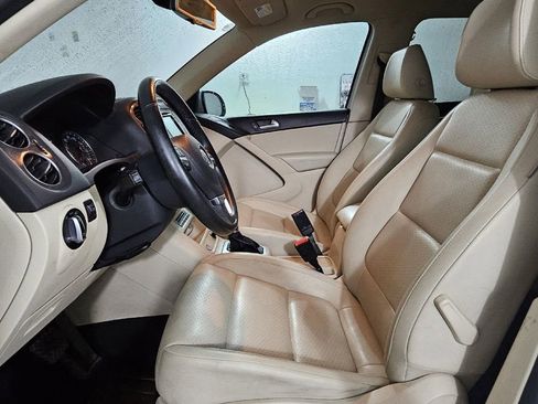Used 2017 Volkswagen Tiguan S image 14