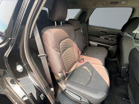 Certified 2025 Nissan Pathfinder S FWD image 27