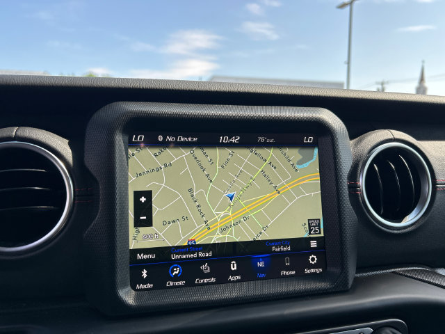 Used 2023 Jeep Gladiator Rubicon w/ Cold Weather Group AWD/4WD image 17