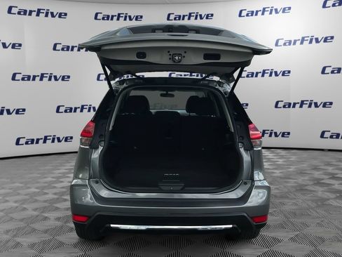 Used 2018 Nissan Rogue SV w/ Sun & Sound Touring Package AWD/4WD image 11
