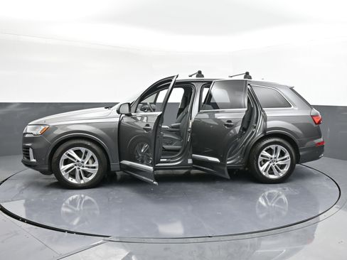 Used 2020 Audi Q7 3.0T Prestige w/ Prestige Package image 43