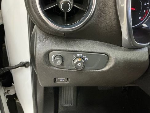Used 2020 Chevrolet Blazer LT FWD image 20