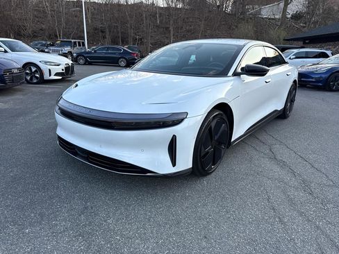 Used 2024 Lucid Air Touring image 2