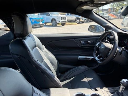 Used 2025 Ford Mustang GT Premium RWD image 36