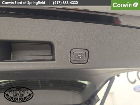 Used 2024 GMC Acadia Elevation image 16