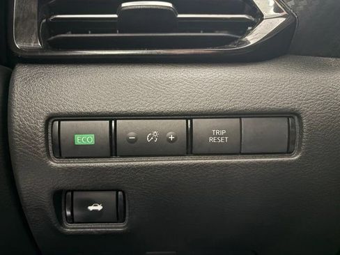 Used 2025 Nissan Sentra SR FWD image 26