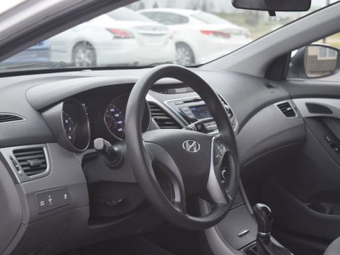 Used 2016 Hyundai Elantra SE image 5