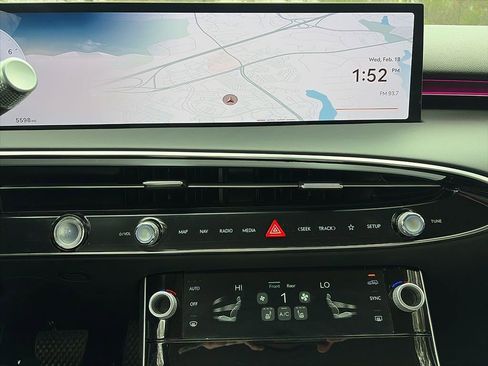 Used 2026 Genesis GV70 2.5T image 6