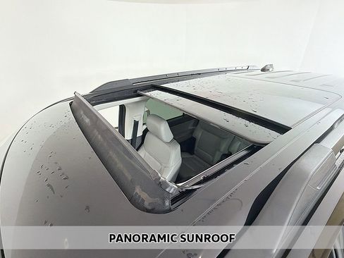 Used 2025 Ford Expedition Active image 4