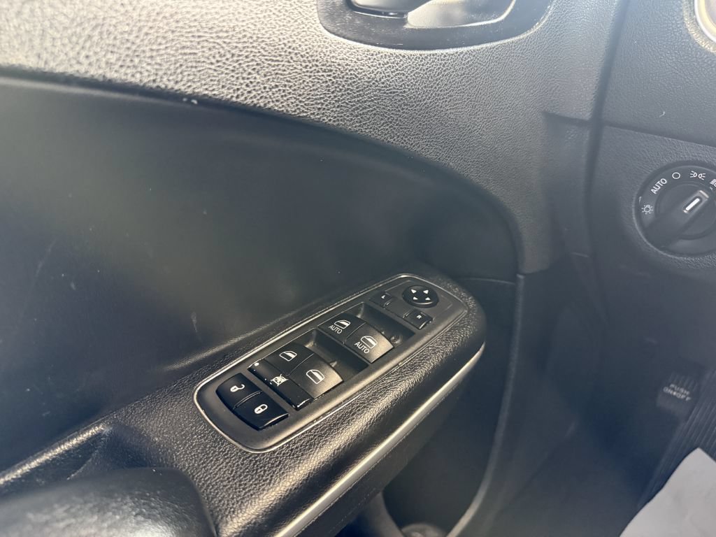 Used 2019 Dodge Charger SXT w/ Leather Interior Group RWD image 19