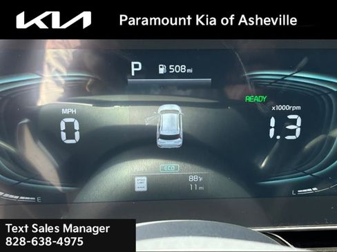 New 2025 Kia Niro EX Touring image 8