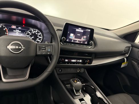 New 2026 Nissan Rogue SV FWD image 18
