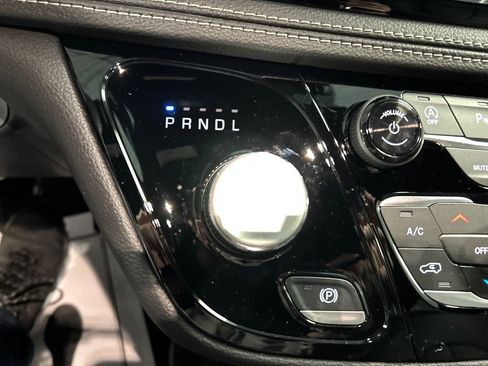 New 2026 Chrysler Pacifica Select image 18