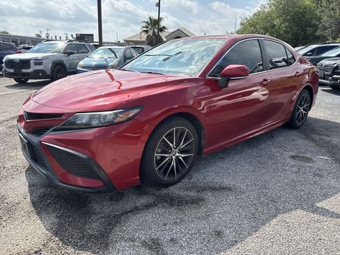 Used 2021 Toyota Camry SE FWD image 7