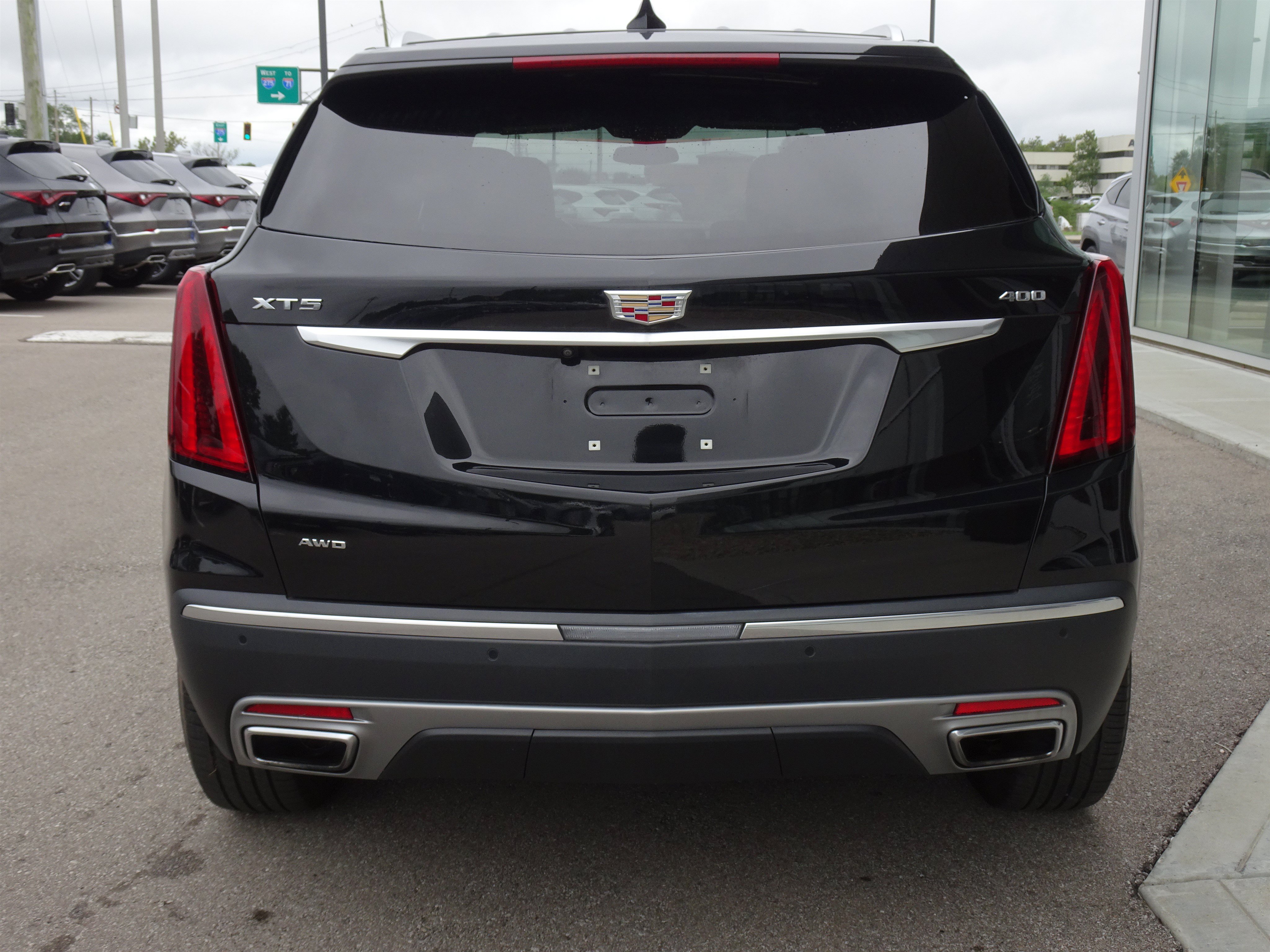 Used 2024 Cadillac XT5 Premium Luxury w/ LPO, Floor Liner Package AWD/4WD image 4