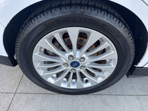 Used 2018 Ford C-MAX SE image 17