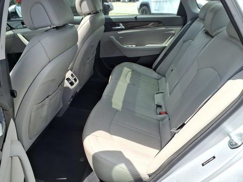 Used 2016 Hyundai Sonata Limited w/ Option Group 05 FWD image 7