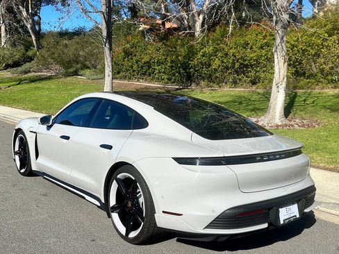 Used 2022 Porsche Taycan 4S image 4