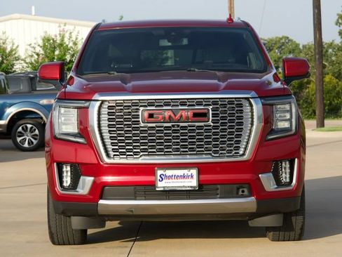 Used 2021 GMC Yukon Denali w/ LPO, Illumination Package AWD/4WD image 2