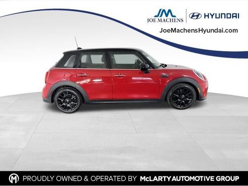 Used 2023 MINI Cooper 4-Door Hardtop FWD image 4