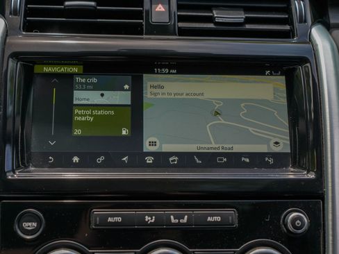 Used 2020 Land Rover Discovery HSE AWD/4WD image 19