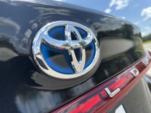 Used 2021 Toyota Avalon Limited w/ Advanced Safety Package FWD image 13