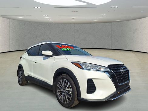 Used 2023 Nissan Kicks SV image 7