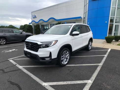 Certified 2024 Honda Passport EX-L image 3