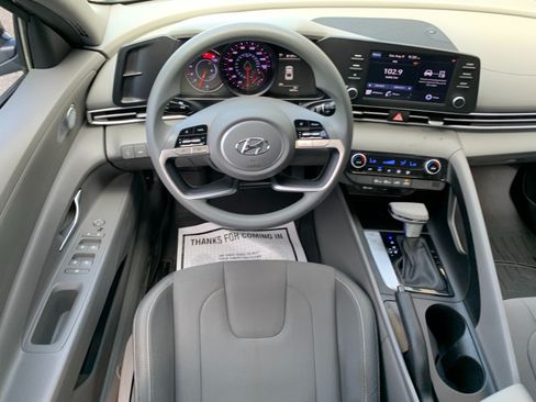 Used 2023 Hyundai Elantra SEL FWD image 26