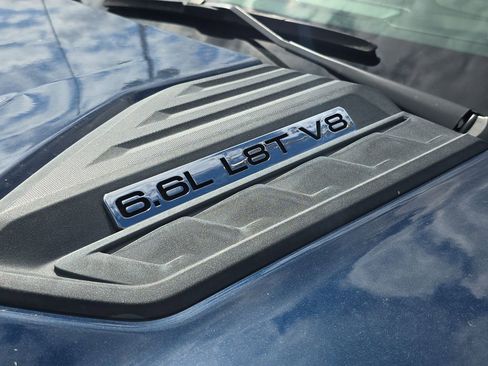 Used 2022 Chevrolet Silverado 2500 Custom w/ Custom Value Package image 8